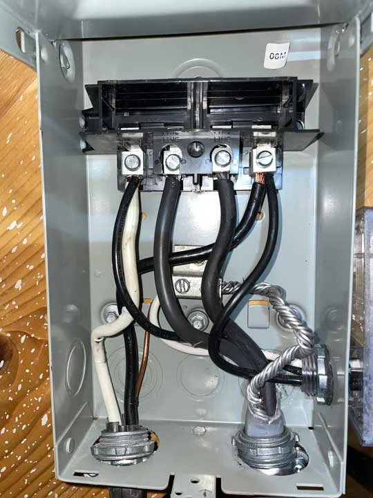Whole-system surge protection installed for HVAC system in Blanco TX